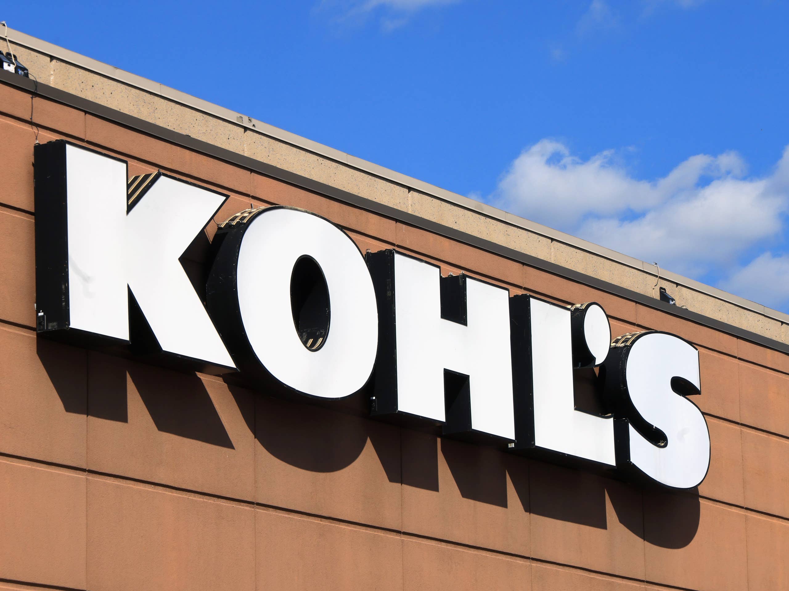 Kohl's Summery Sandals with Birkenstock Vibes Are Just $10 - Athlon Sports