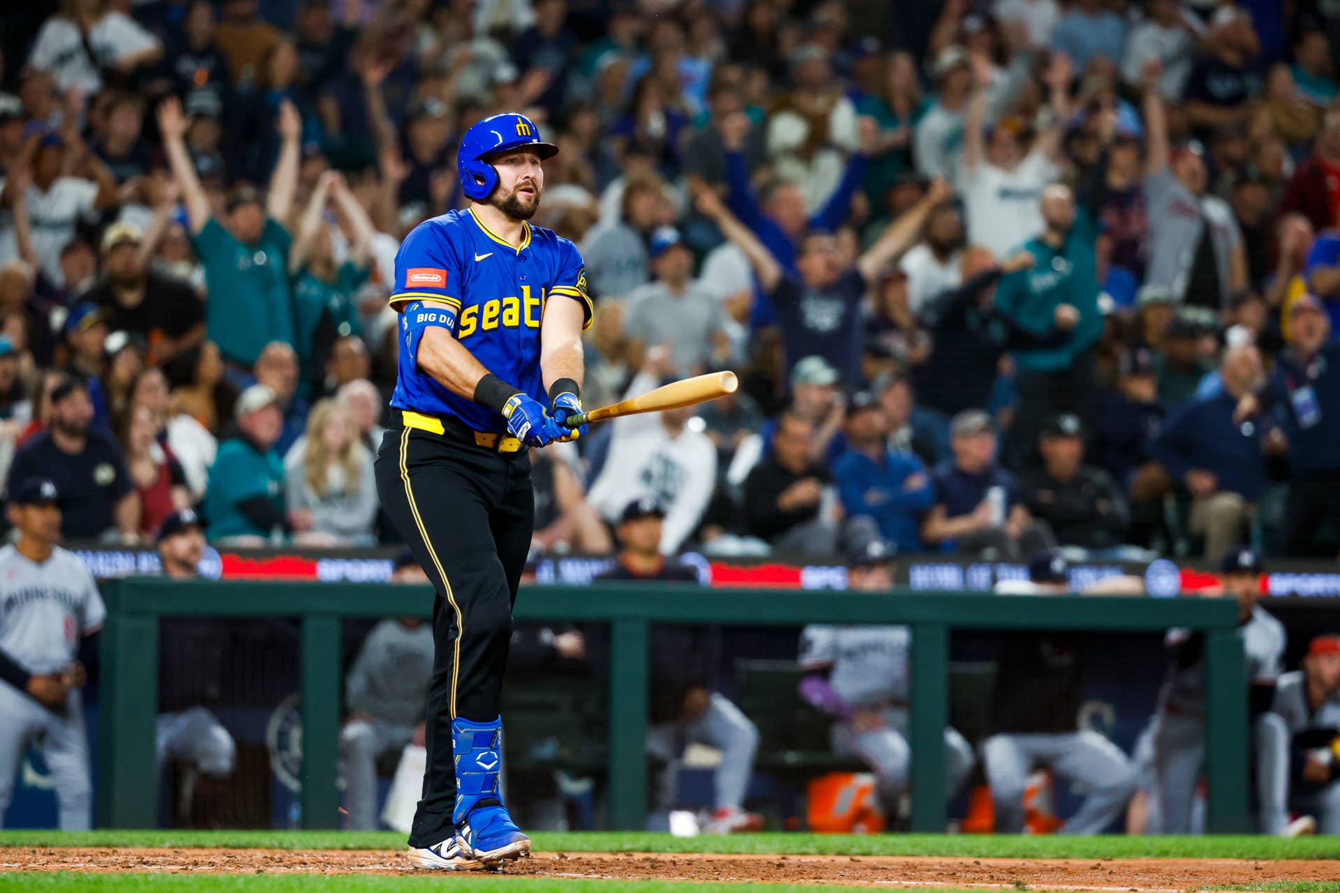 Cal Raleigh Makes MLB History During Mariners-Twins on Friday - Athlon