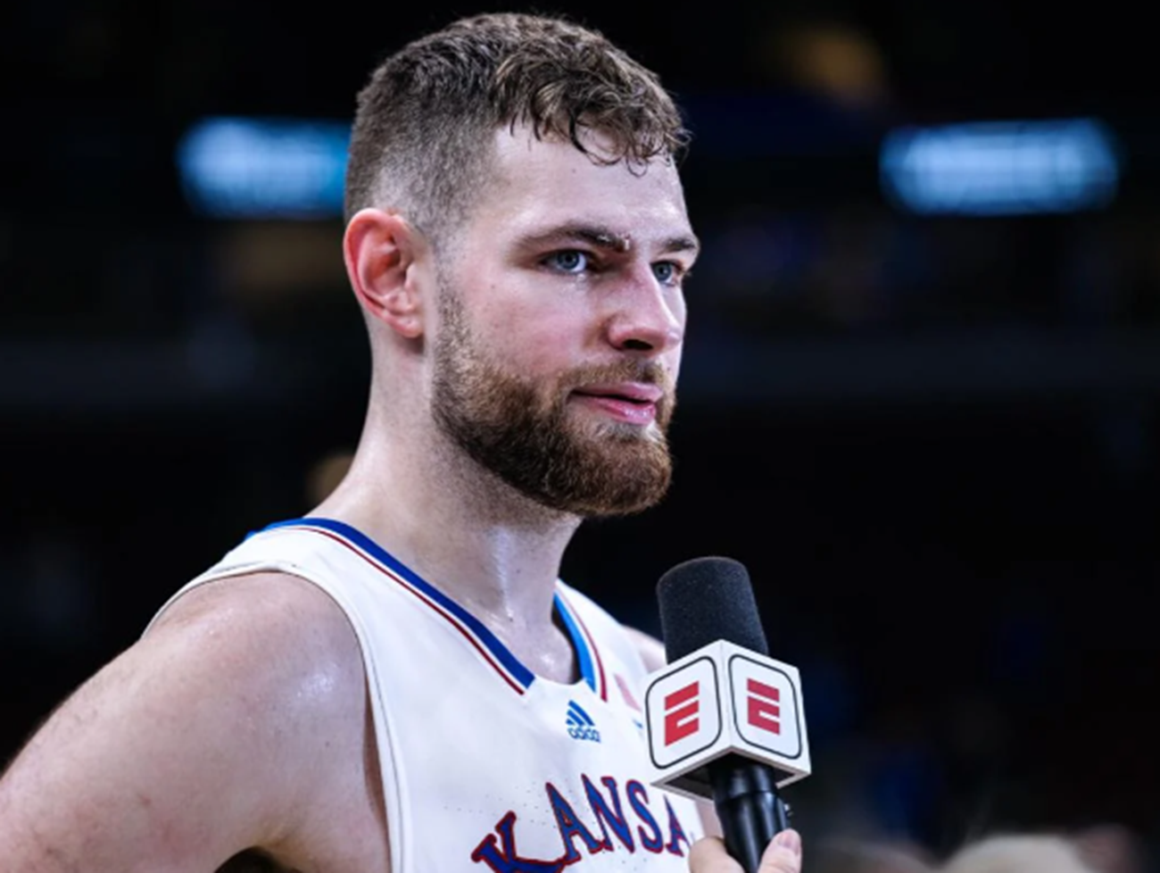 Troll Kansas Fans Troll Kansas Big Man Hunter Dickinson for On-Court Behavior vs ...