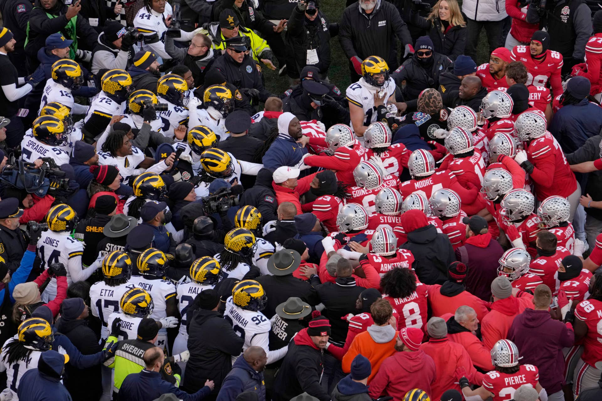 College Footbal Riots There Were Eight College Football Fights on Saturday - Athlon