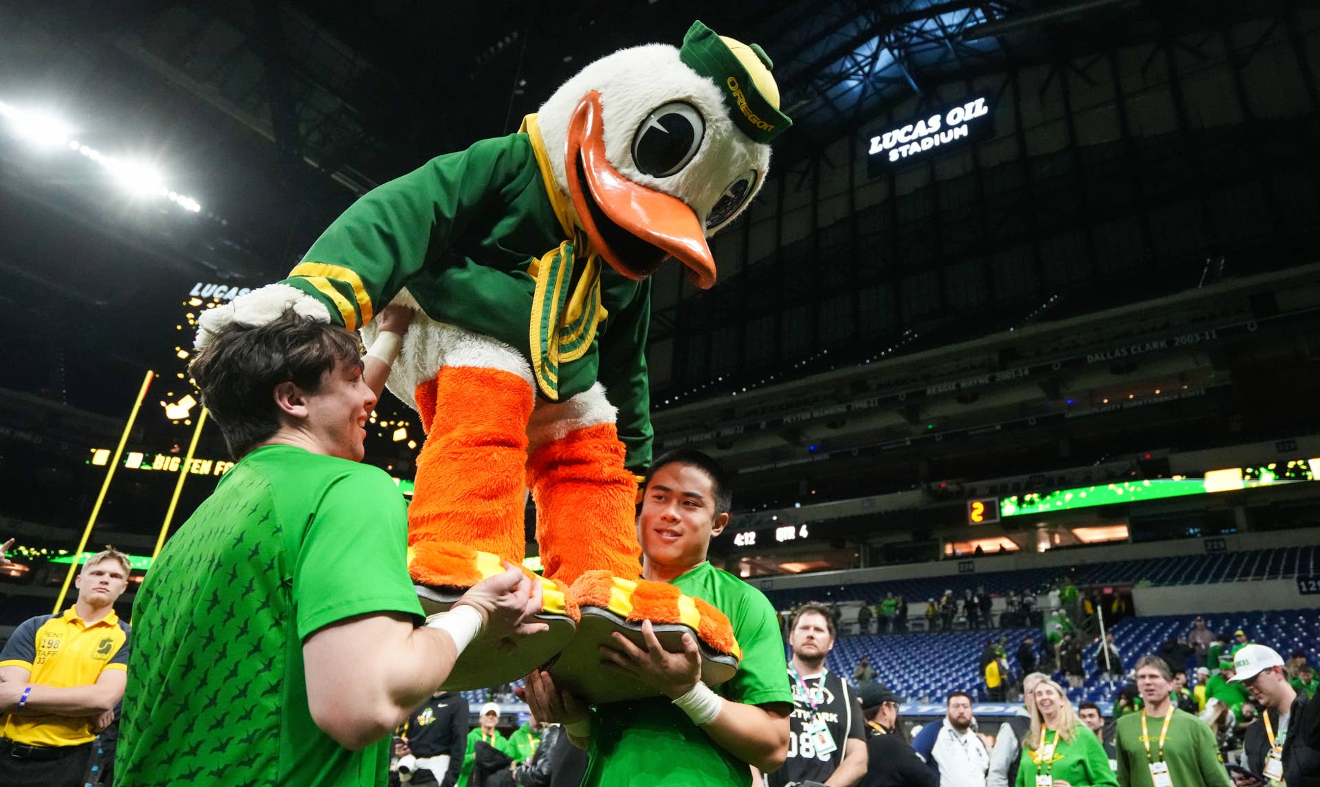 Inside the Pylon Asks, Do Duck Fans See Another 12-0? - Athlon