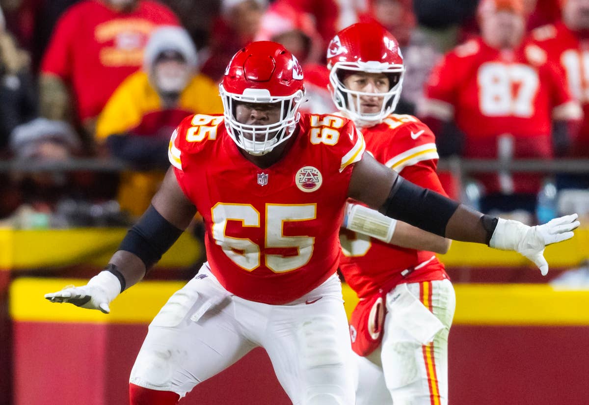 Tre Smith Chiefs BREAKING As Trey Smith Signs Historic $94 Million Contract ...