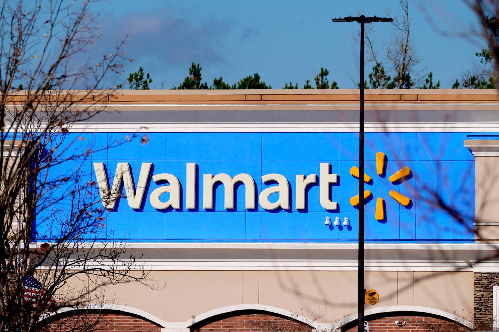 Walmart Selling a $468 Solar Panel Starter Kit for Only $190, And ...
