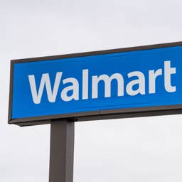 Walmart's Viral $14 Sneakers Have 40,000 5-Star Reviews
