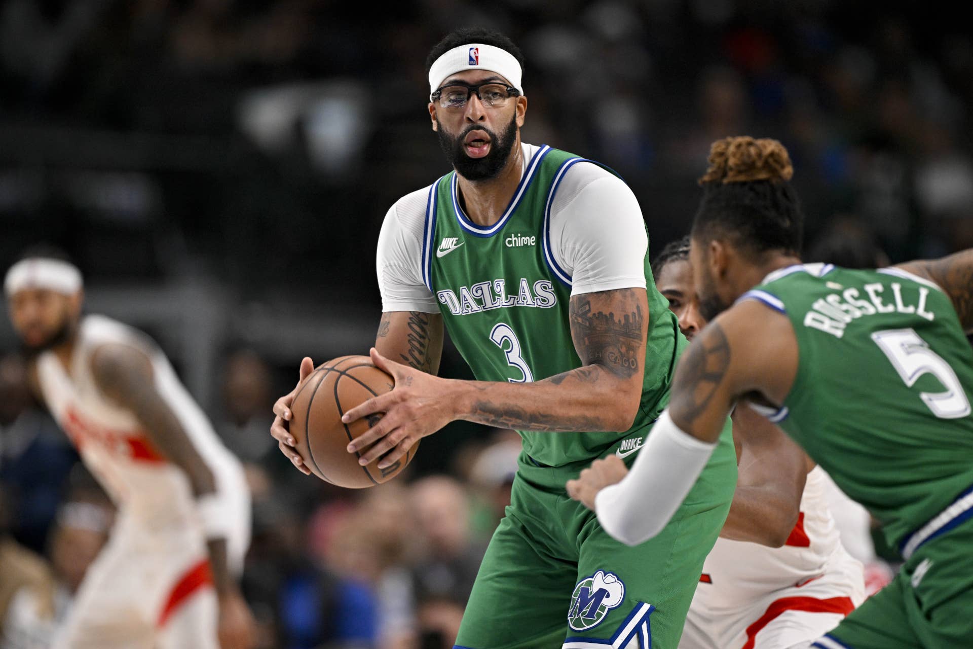 Blockbuster Trade Proposal Sends Mavericks Anthony Davis To Raptors blockbuster-trade-proposal-sends-mavericks-anthony-davis-to-raptors