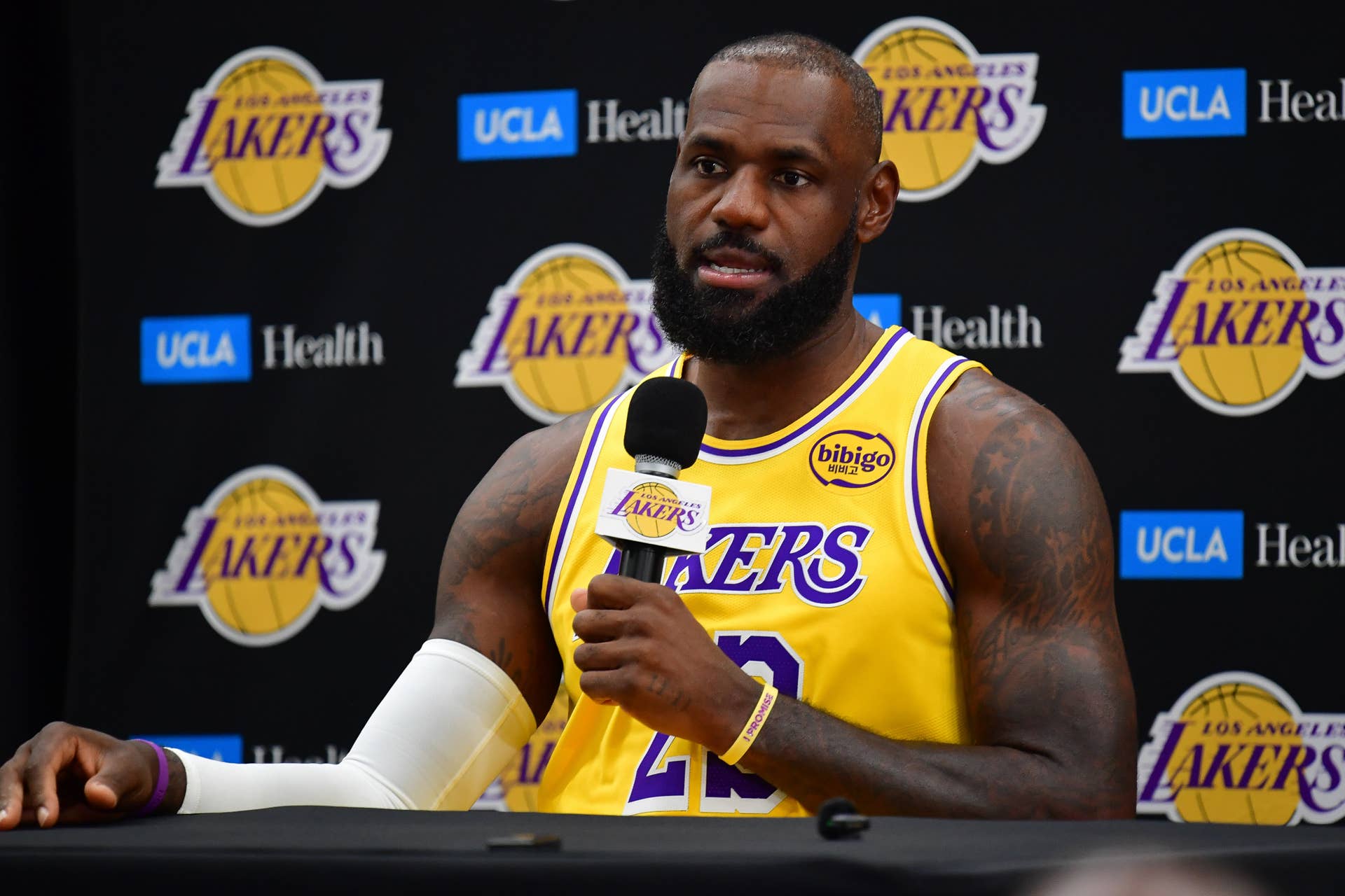 LeBron James Makes Admission Amid Injury Absence - Athlon