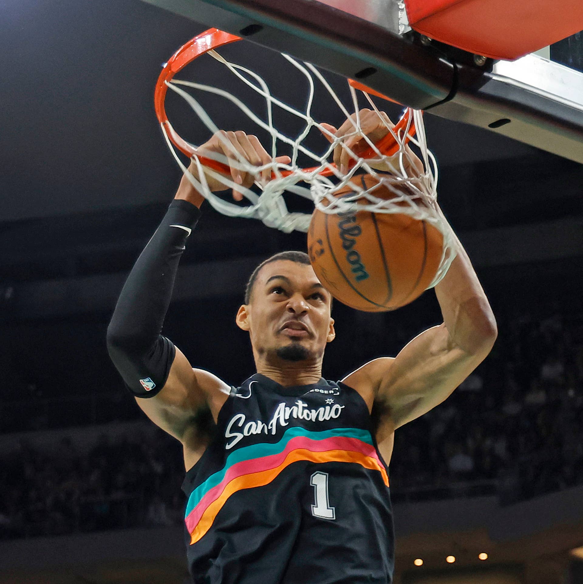 Victor Roclet Victor Wembanyama's Dunk Went Viral In Spurs-Pistons Game - Athlon