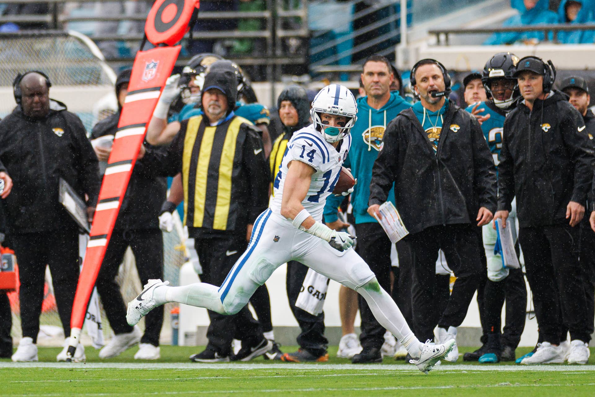 How to Know When to Reach in a Fantasy Football Draft