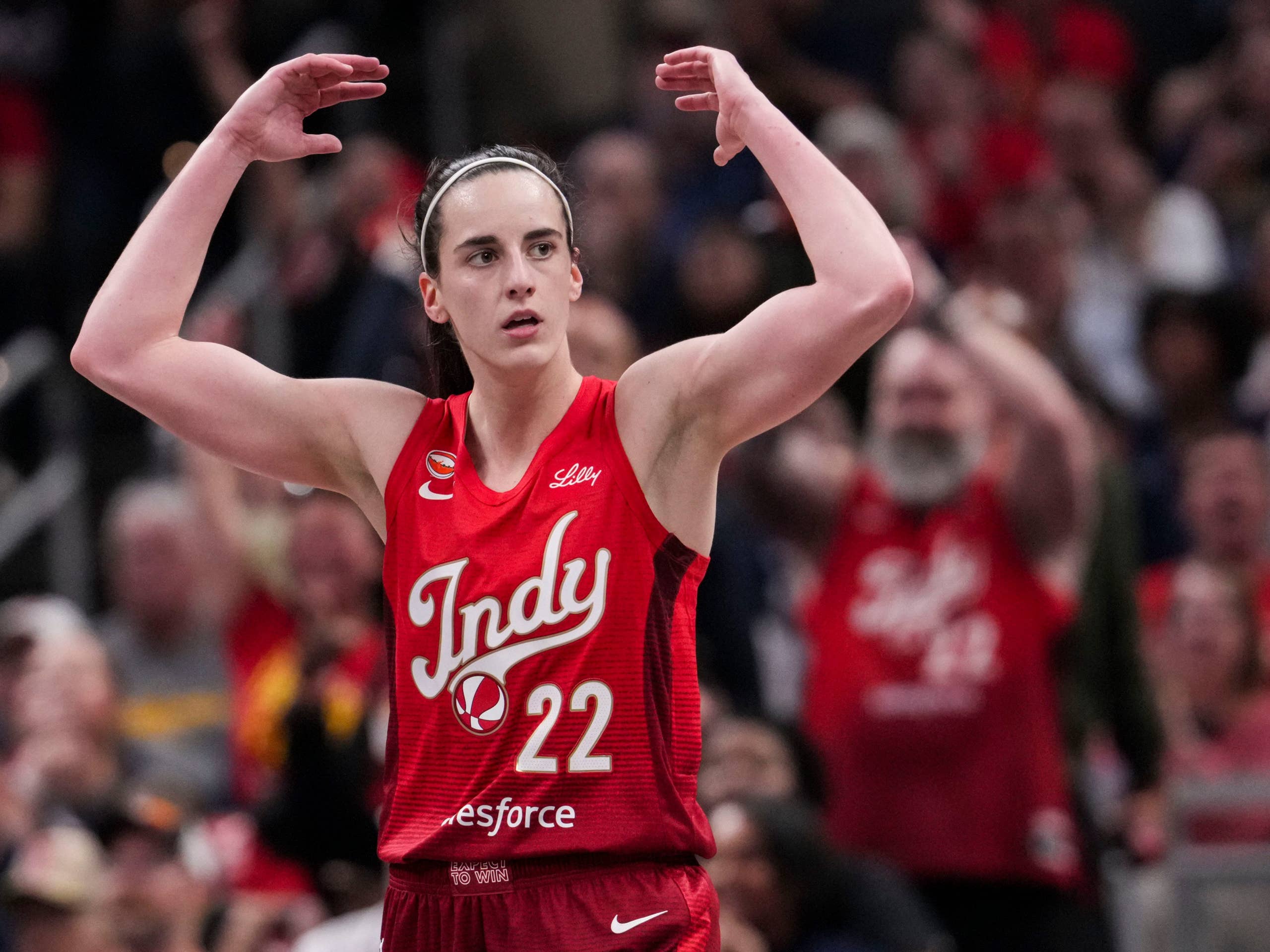 Caitlin Clark's Pass to Kelsey Mitchell Leaves Indiana Fever in Disbelief - Athlon Sports