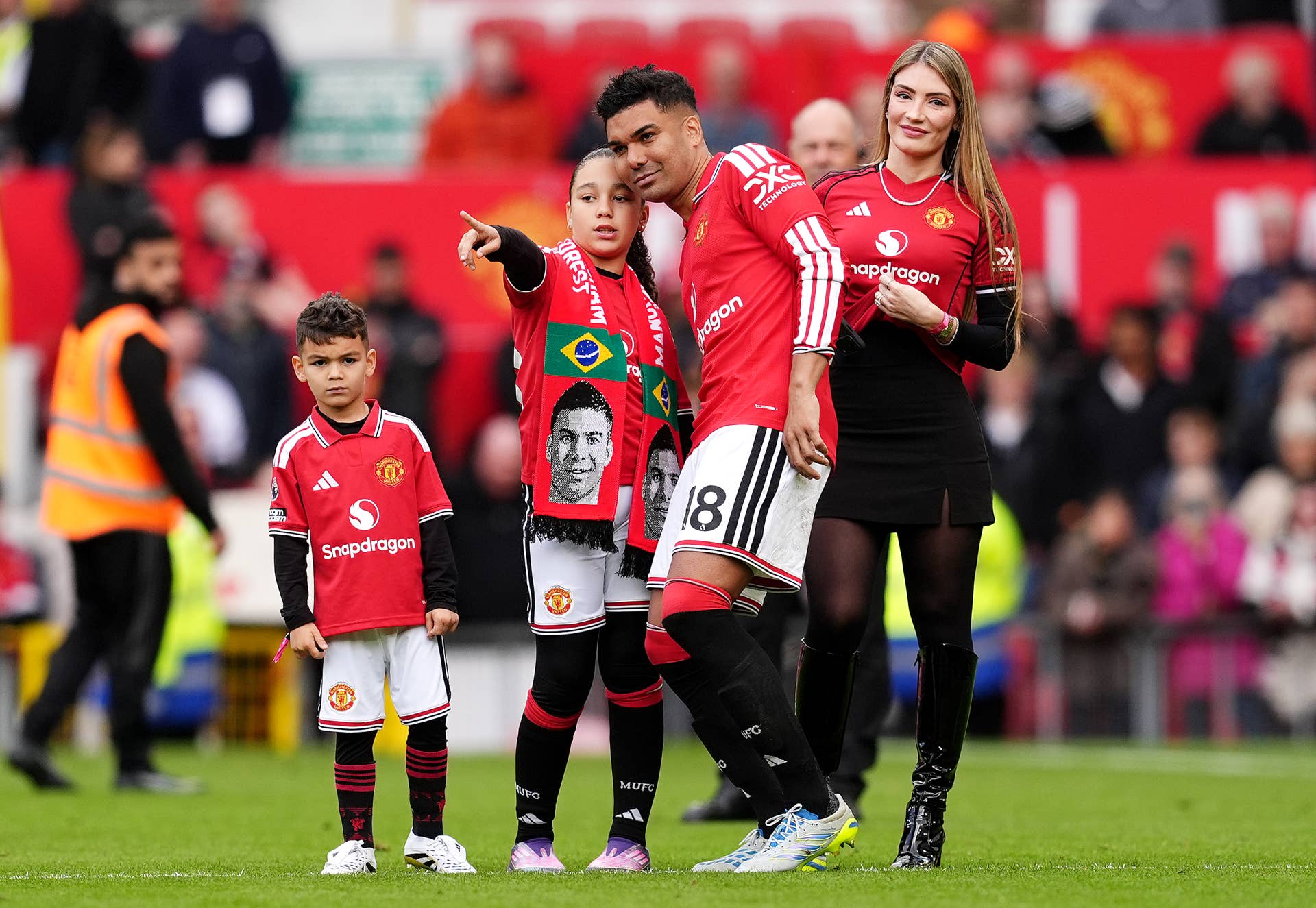 Who Is Casemiro's Wife? Meet Anna Mariana, a Model, Make-Up Artist ...