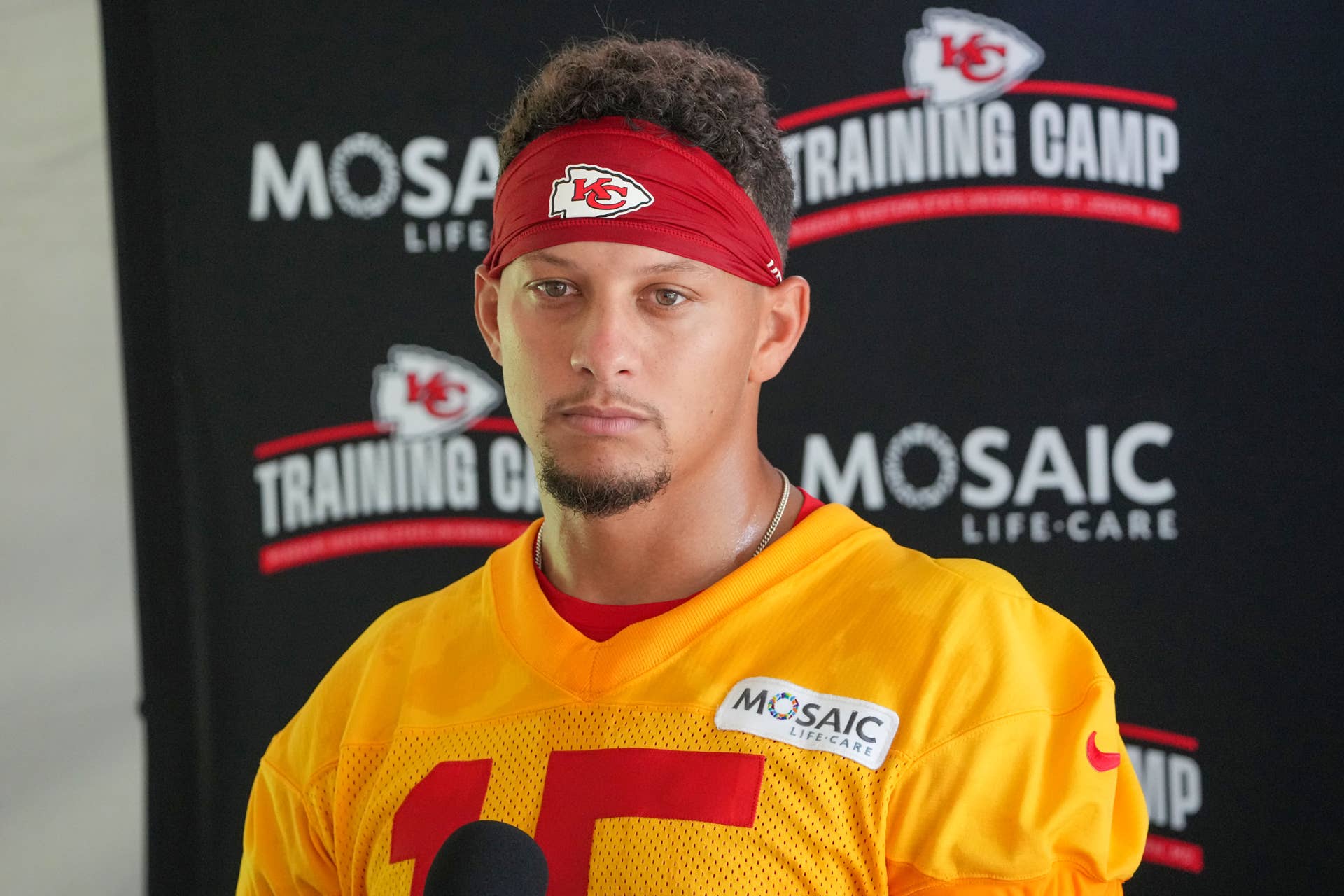 Quarterback Singer National Anthem Singer for Kansas City Chiefs Game Announced - Athlon