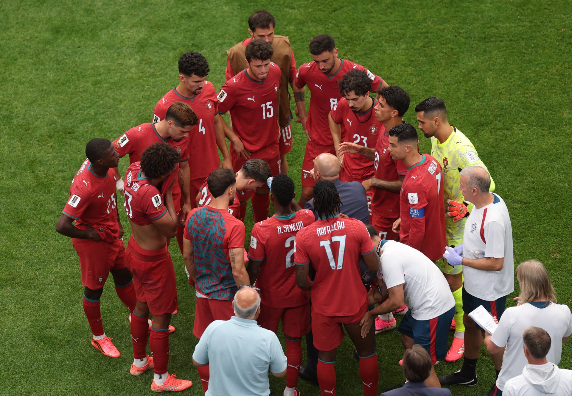 Roberto Martinez Warns Cristiano Ronaldo & Portugal Players After DR Congo  Draw- 'No Fixed Lineups Now' - Athlon