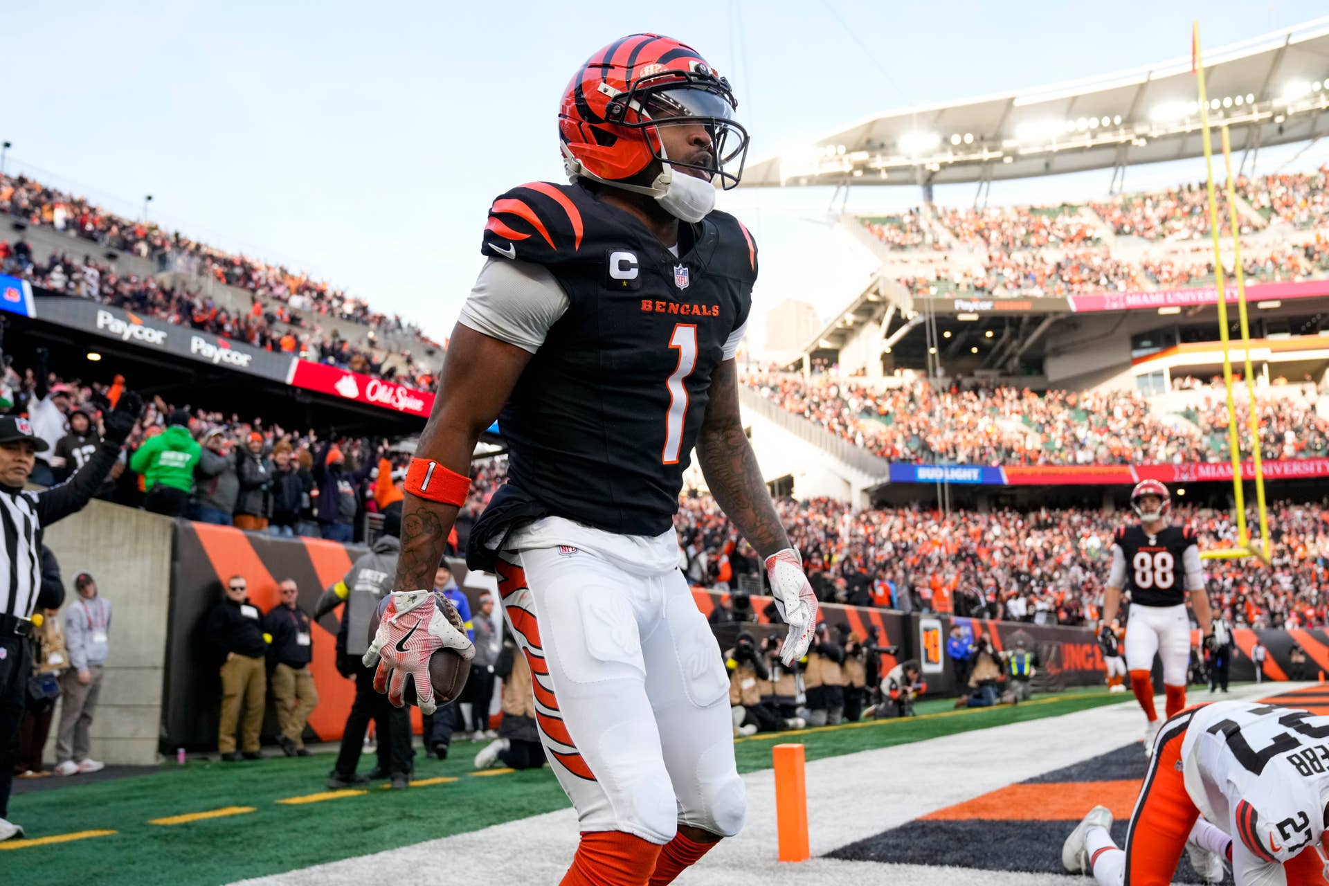 Ja'Marr Chase Sends Out Blunt Message to Bengals After Joe Burrow ...