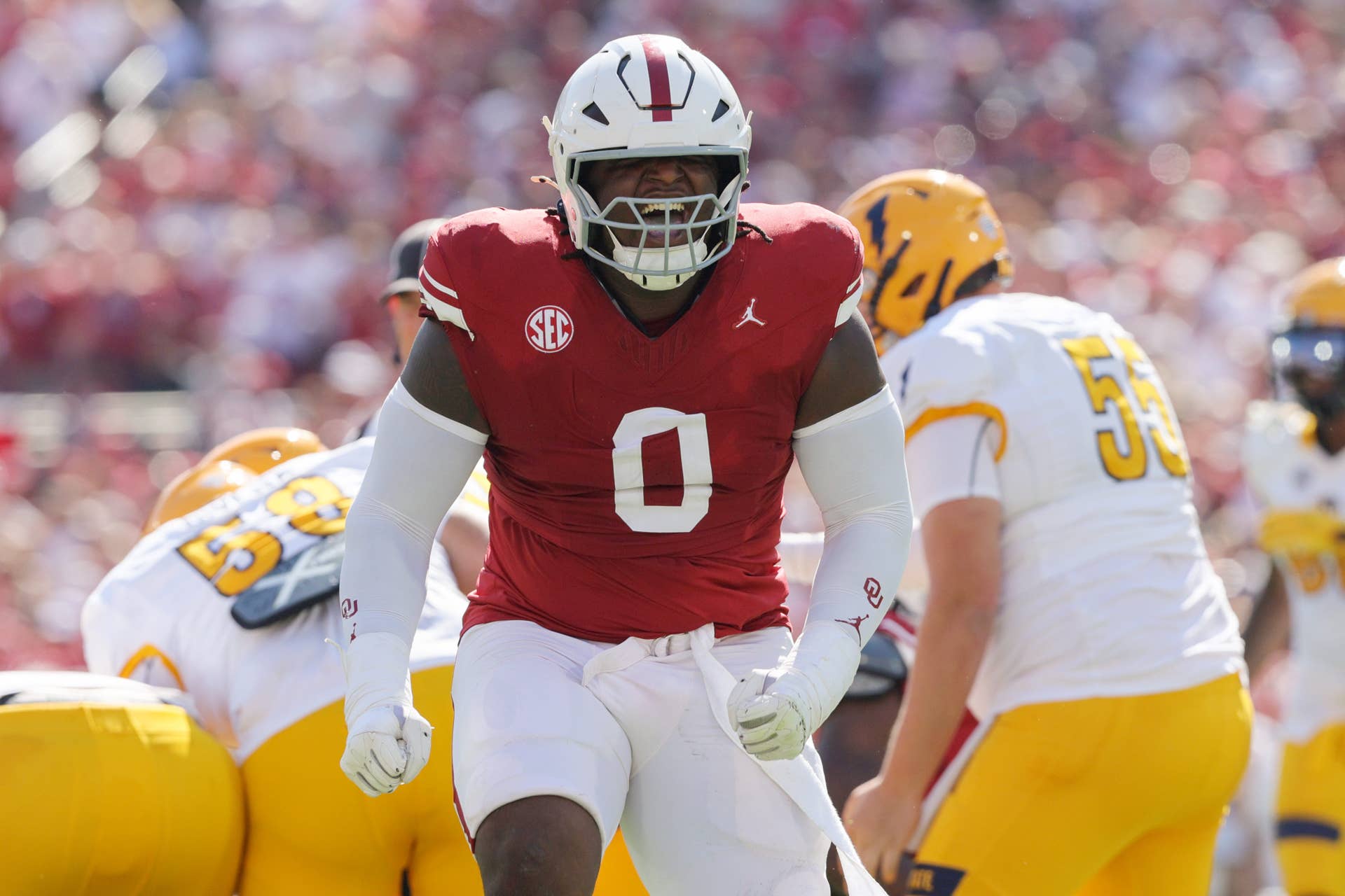 Bleacher Report Mocks Defensive Lineman to Jaguars With Contract ...