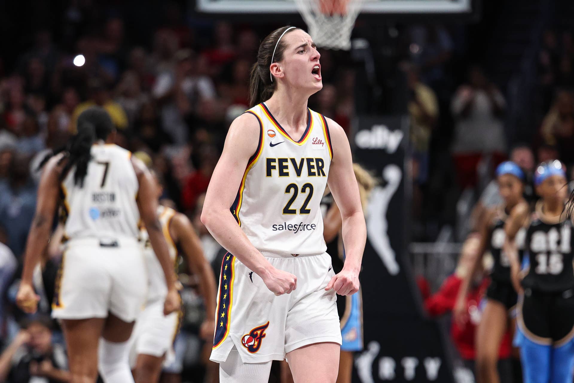 Caitlin Clark’s Immediate Reaction to Angel Reese Blowing the Game-Winning ...