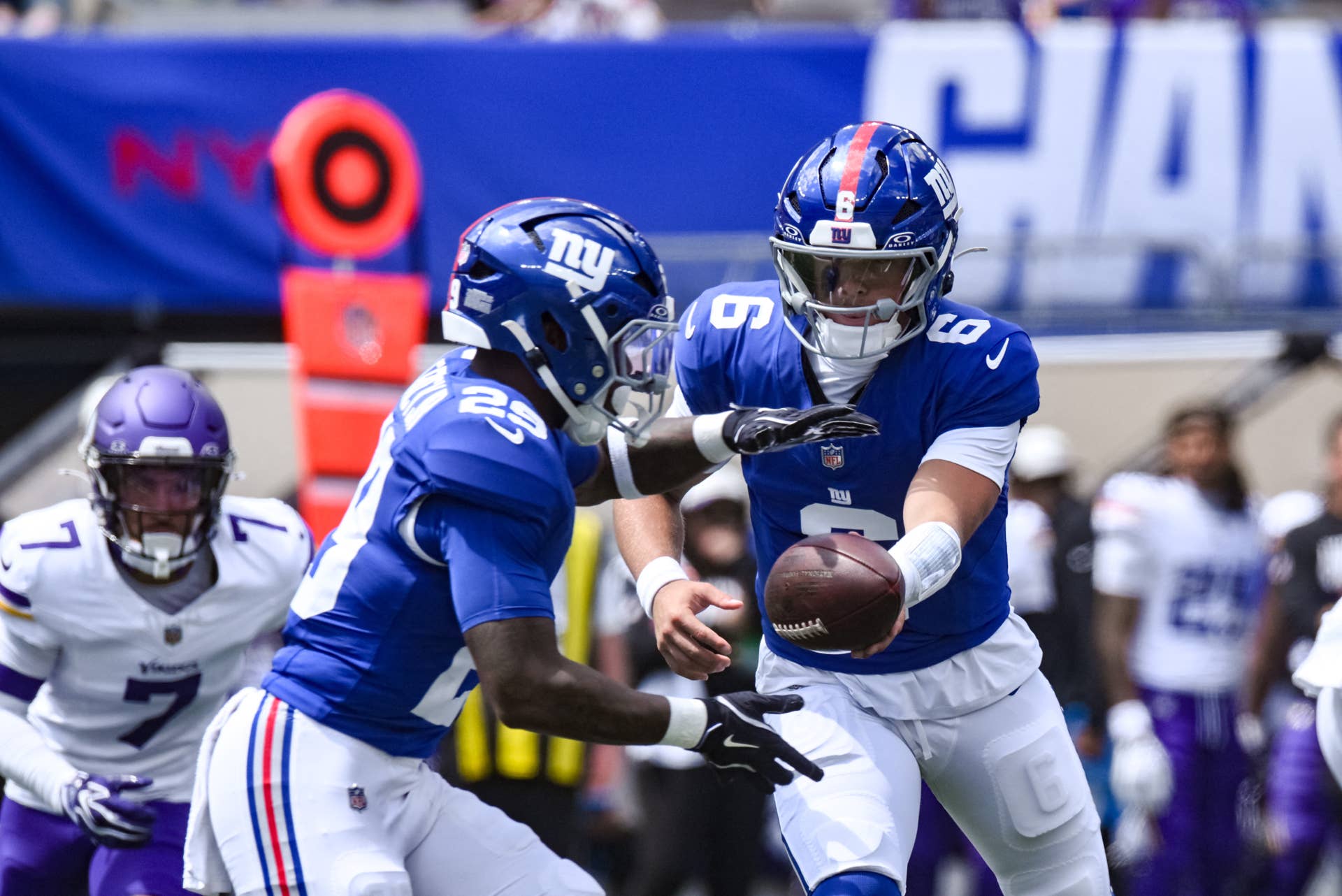 Giants' Najee Harris Signing Puts Tyrone Tracy Jr. on Notice