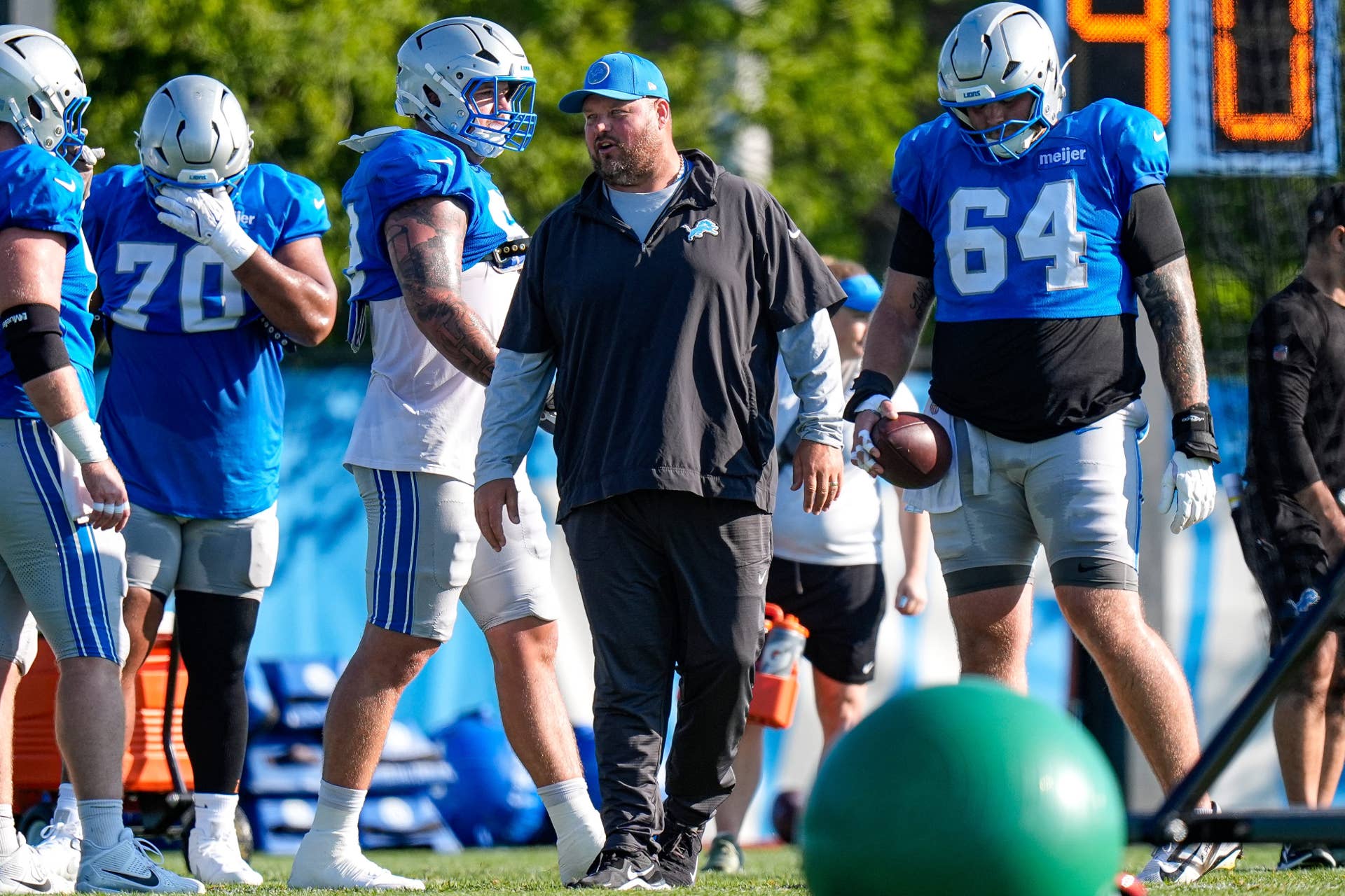 Offensive Line Questions Could Derail Highly-Anticipated Bounce-Back ...