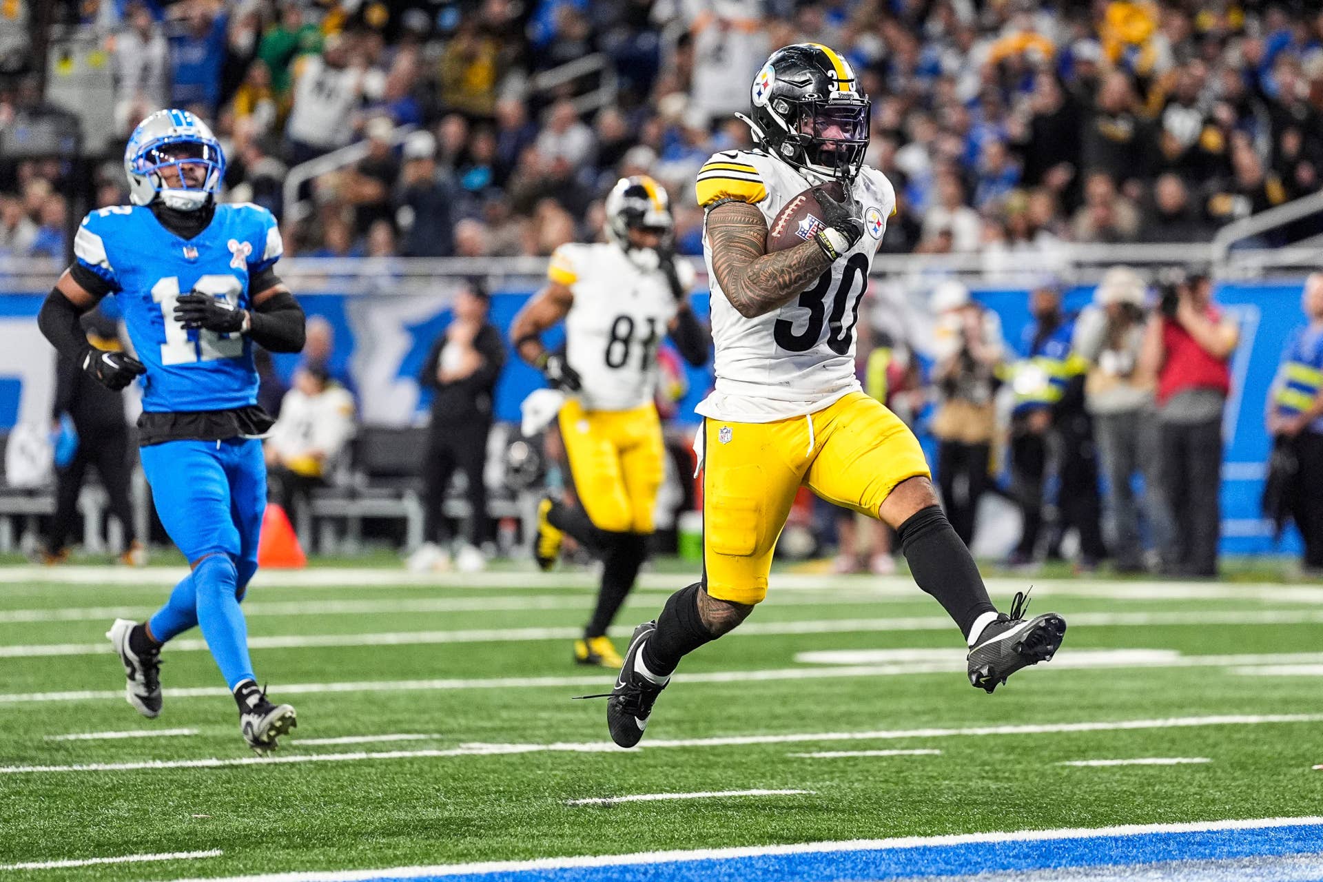 Steelers Have an Advantage on Both Sides of The Ball Against