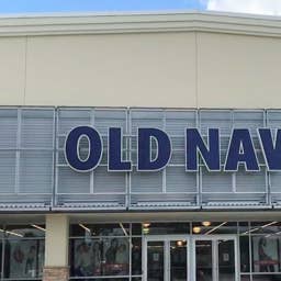 Old Navy's Flattering $7 to $10 Vintage Tees Come in 22 Colors and Have 24,000 5-Star Reviews