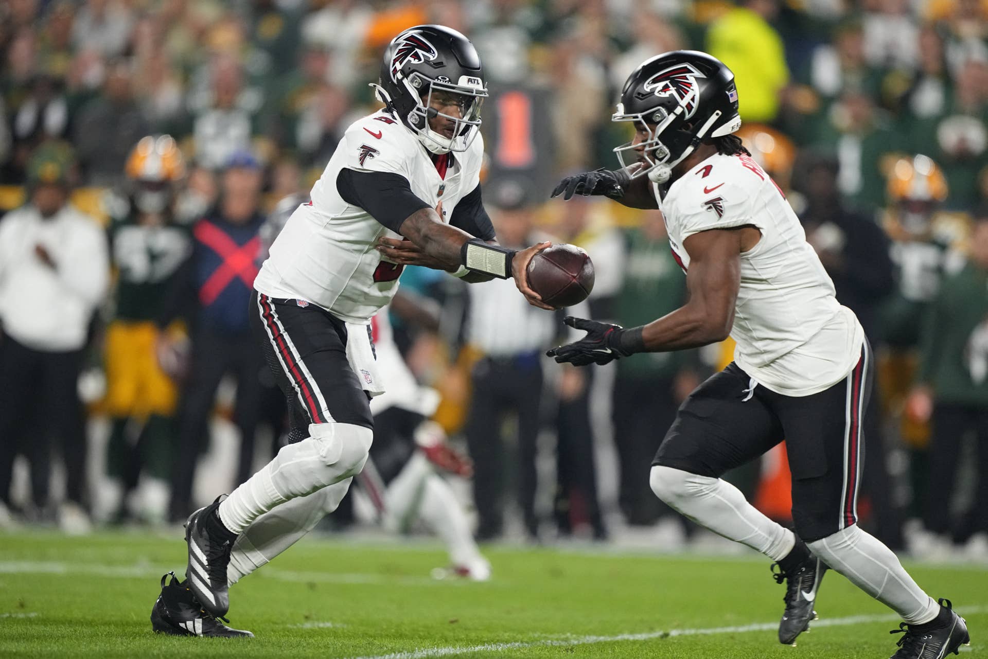 Falcons @ Packers Recap: The Atlanta Falcons Finally Show Signs of Life ...