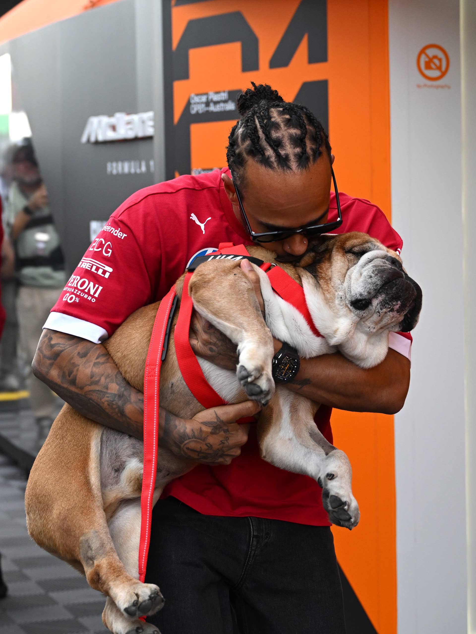 Lewis Hamilton Pays Emotional Tribute on Roscoe's Death Anniversary ...