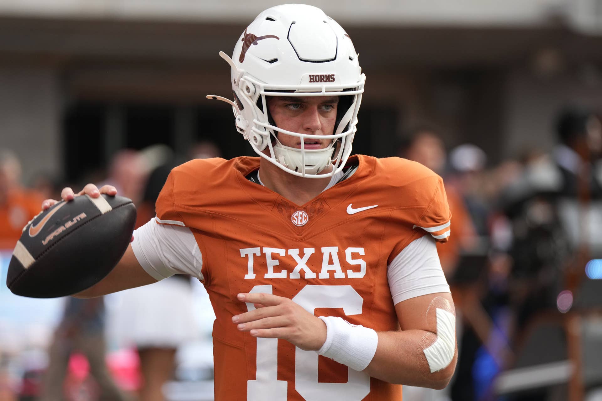 Texas Longhorns Make Major Arch Manning Decision After Stunning Florida ...