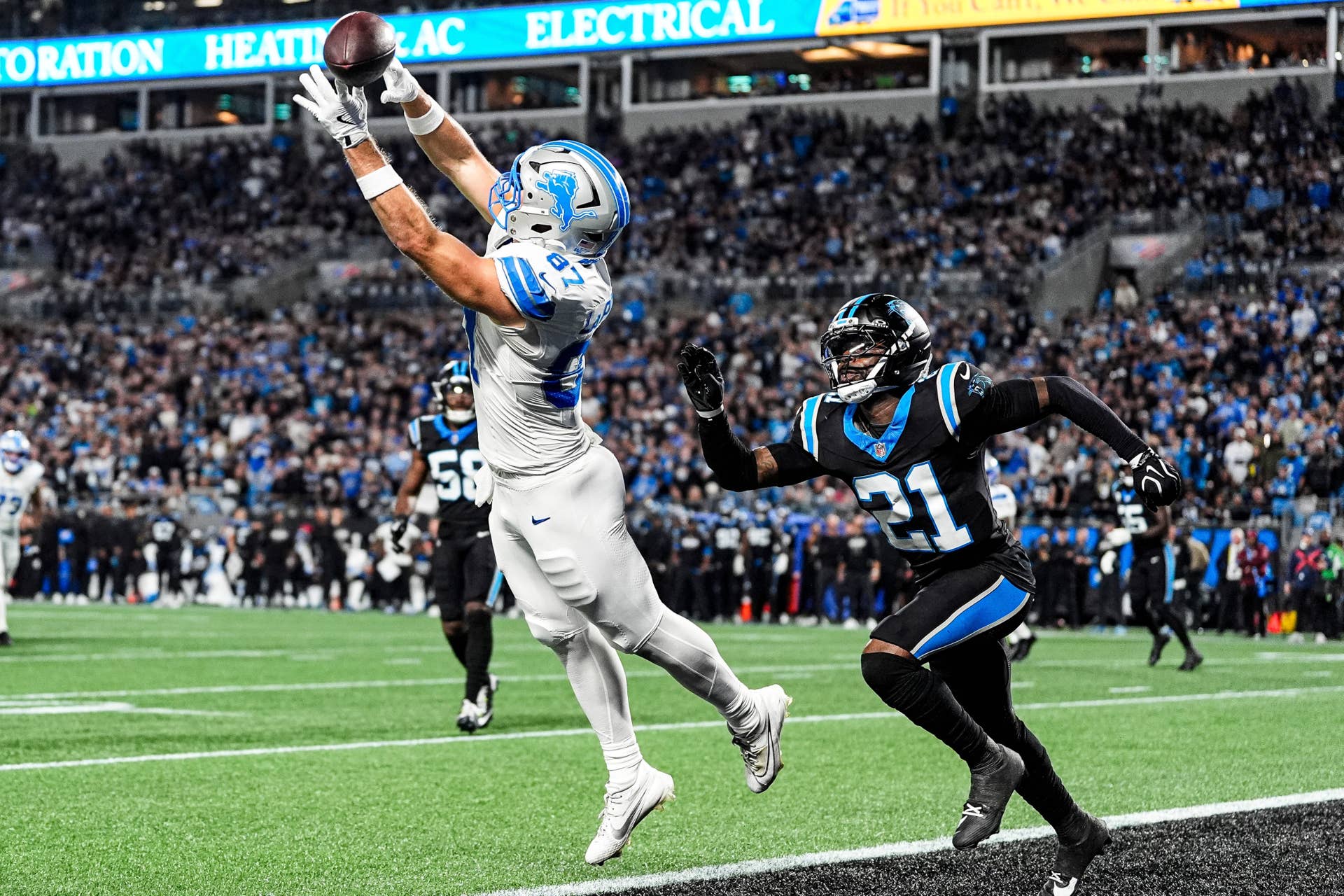 Sam LaPorta's Stock Jumps, Kelvin Sheppard's Tumbles in Lions' Loss to ...