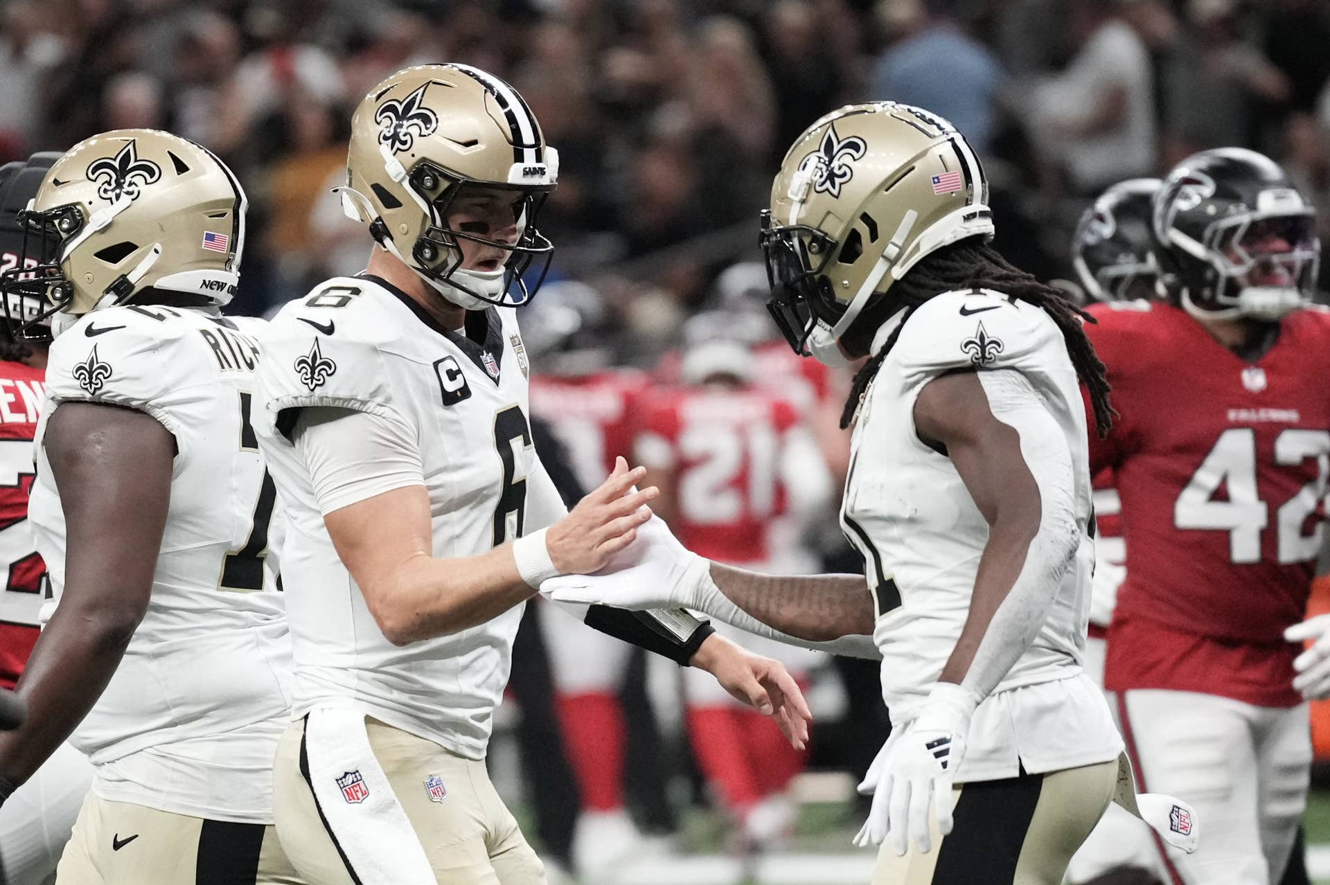 Saints Snap Counts Show a Three-Way Backfield Split Without Travis Etienne ...
