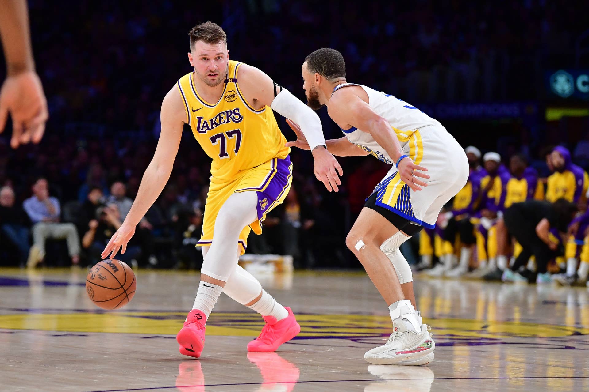 Live Streaming Sign Led How to Watch Warriors vs Lakers for Free: TV Channels, Live Stream ...
