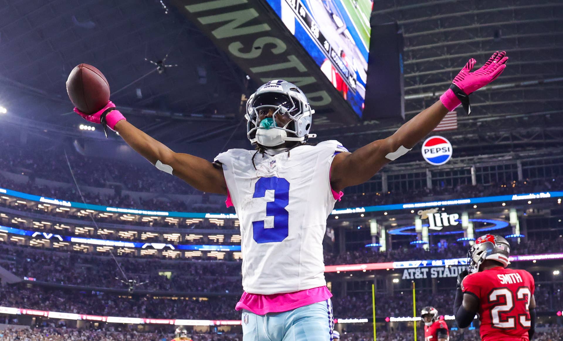 George Pickens Emerges as Cowboys’ Biggest Bright Spot in Loss to ...