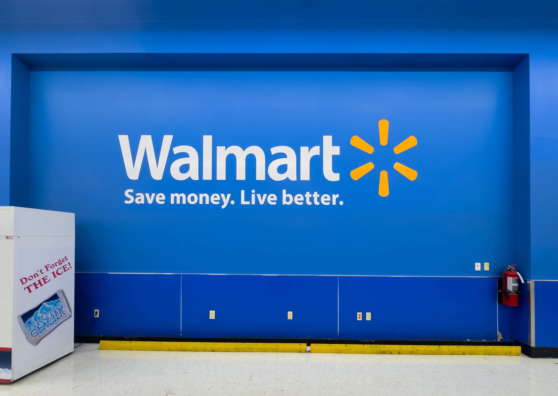 Walmart $8 Fleece Hoodie Sale: Over 30 Stylish Colors & Soft Fit - Athlon