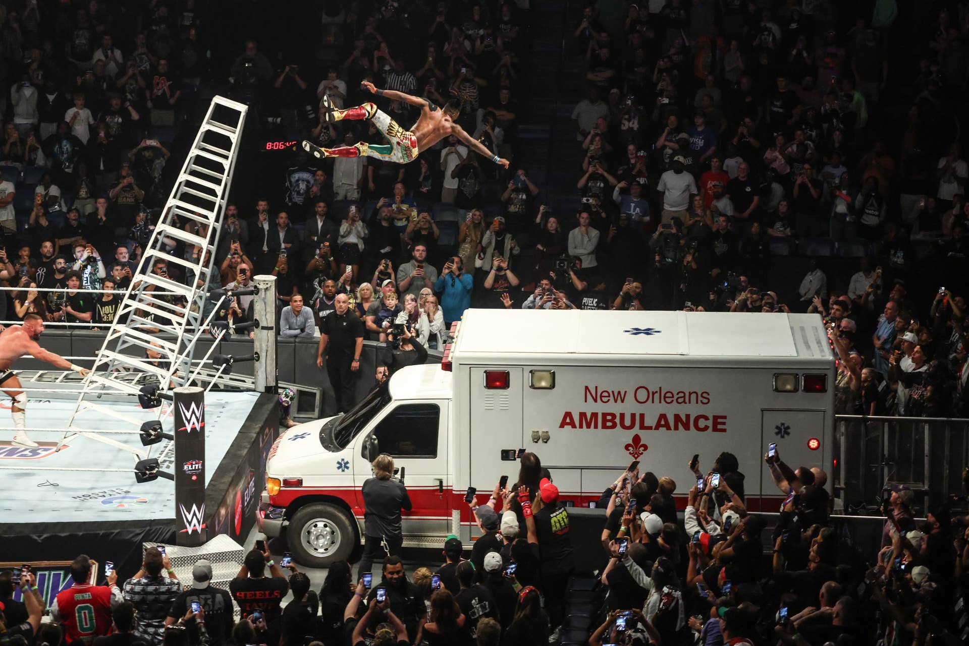 Vic Josephs Reaktion auf Je'Von Evans' WWE MITB-Ambulanz-Spot