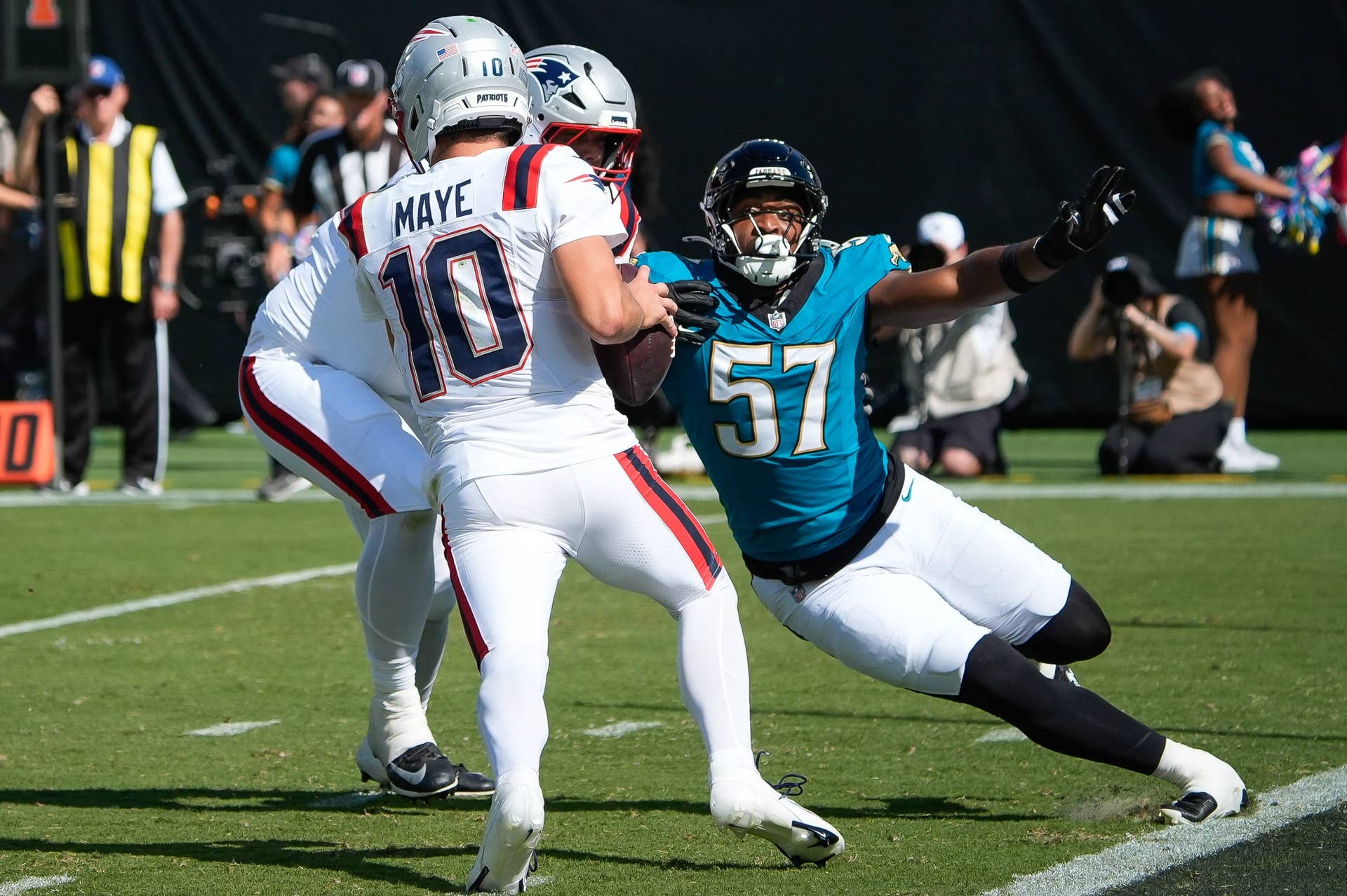 Jaguars Rookie Bryan Thomas Jr. Ejected on Opening Kickoff ...