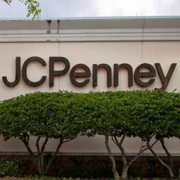 JCPenney’s $22 Fleece Hoodies Are Soft, Cozy, and Comfy in 17 Colors