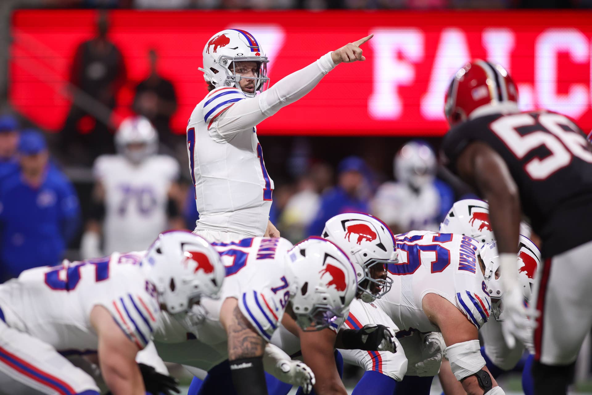 NFL Experts Are Riding With the Bills in Las Vegas, but the Raiders ...