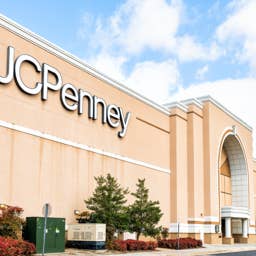 JCPenney’s $5 Moisture-Wicking T-Shirts Come in 18 Vivid Colors
