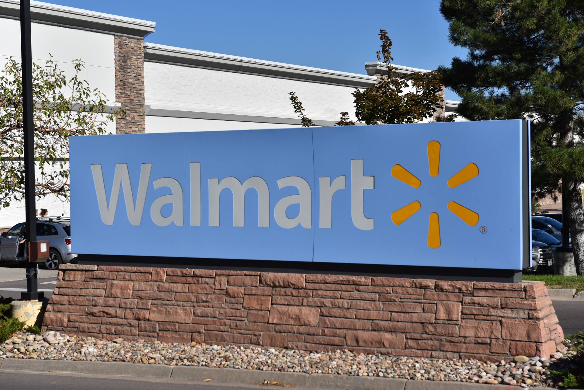 Wlmart Signs Walmart's $80 Pop-Up Canopy Tent with 4 Sidewalls Is on Sale - Athlon