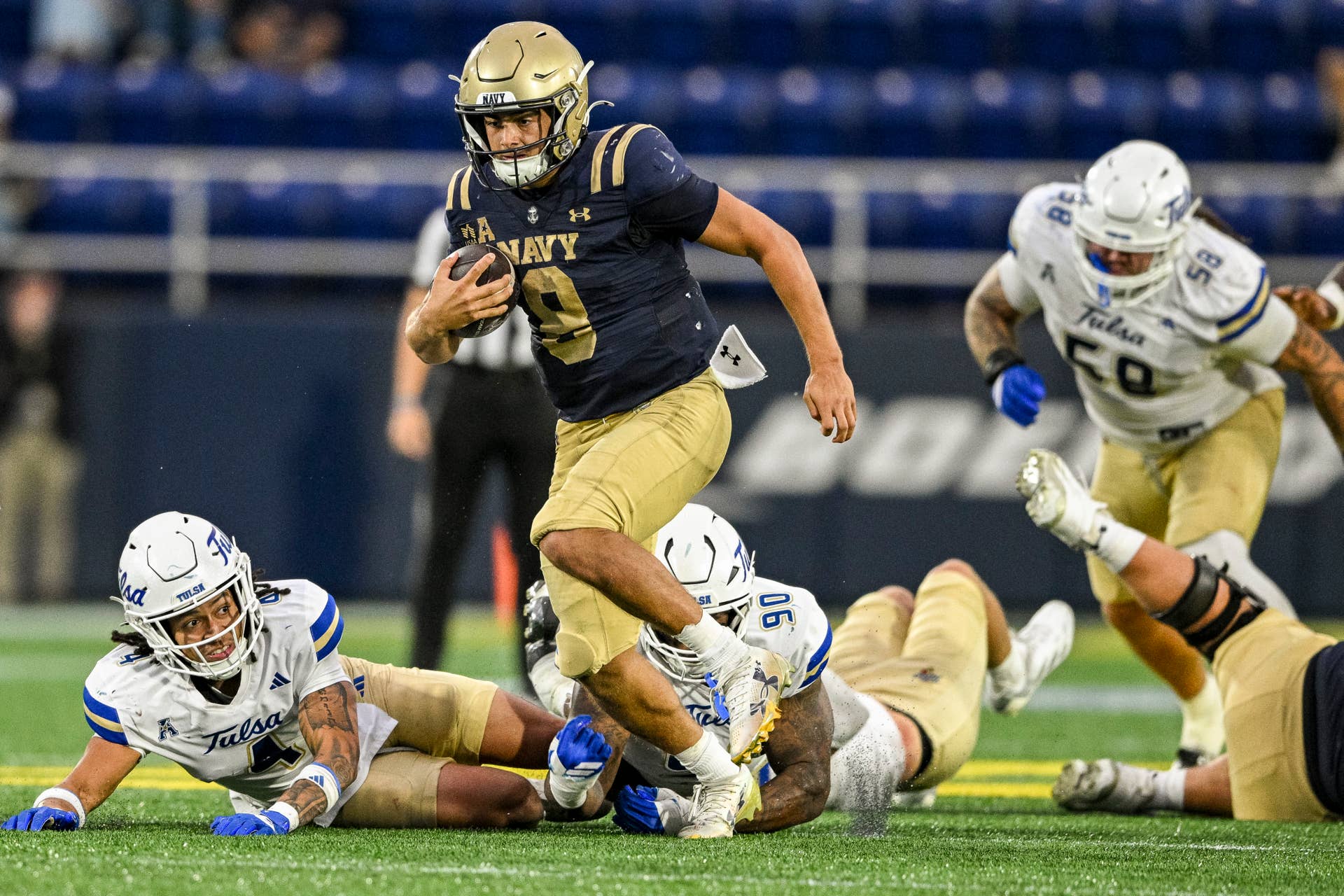 North Texas Mean Green at Navy Midshipmen Prediction, Picks & Odds for Week 8