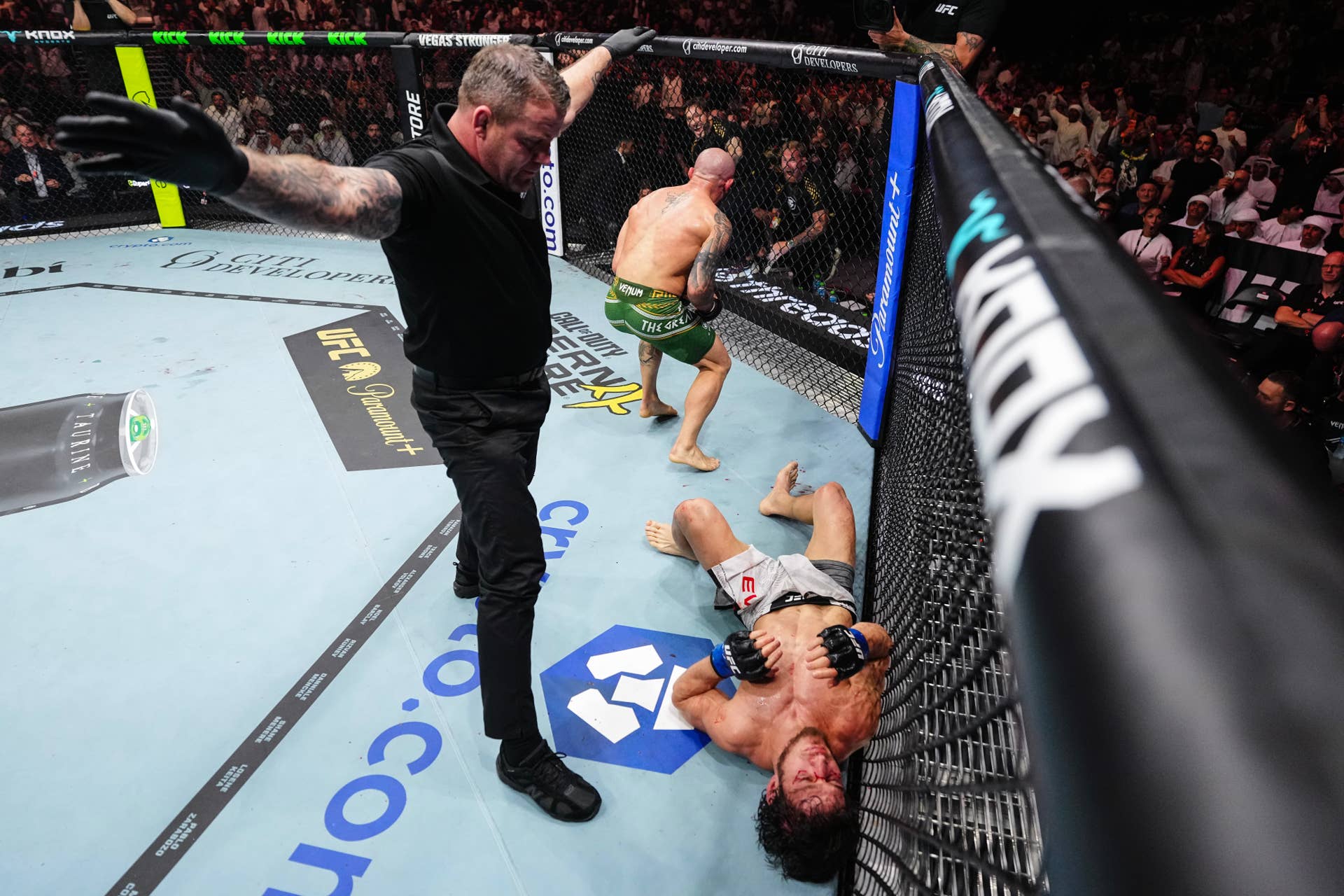 Against All Odds: 38-Year-Old Volkanovski Defies the UFC’s Over-35 Age ...