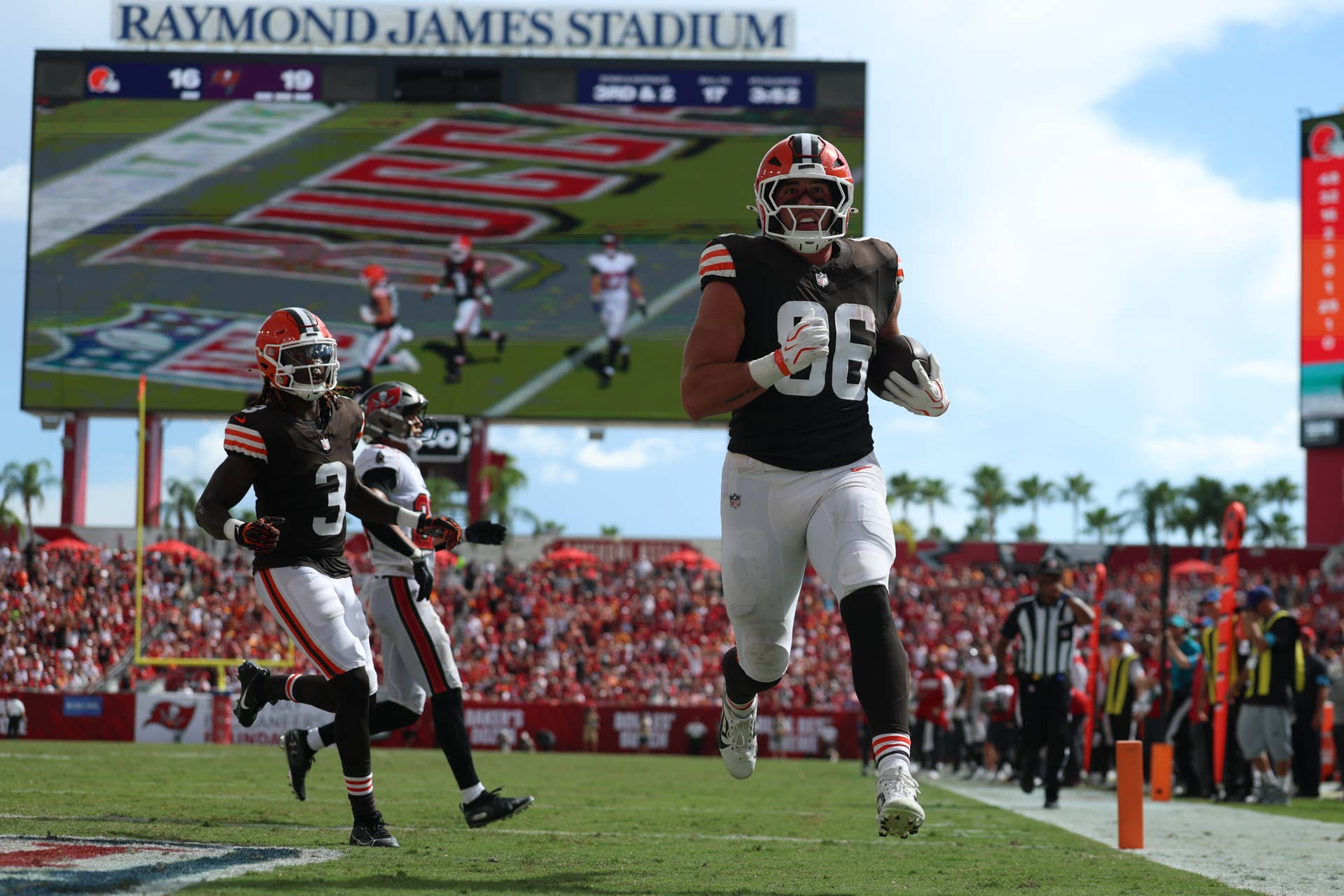 Cleveland Collins Browns Make Decision on Maliek Collins’ Future After 6 Games - Athlon