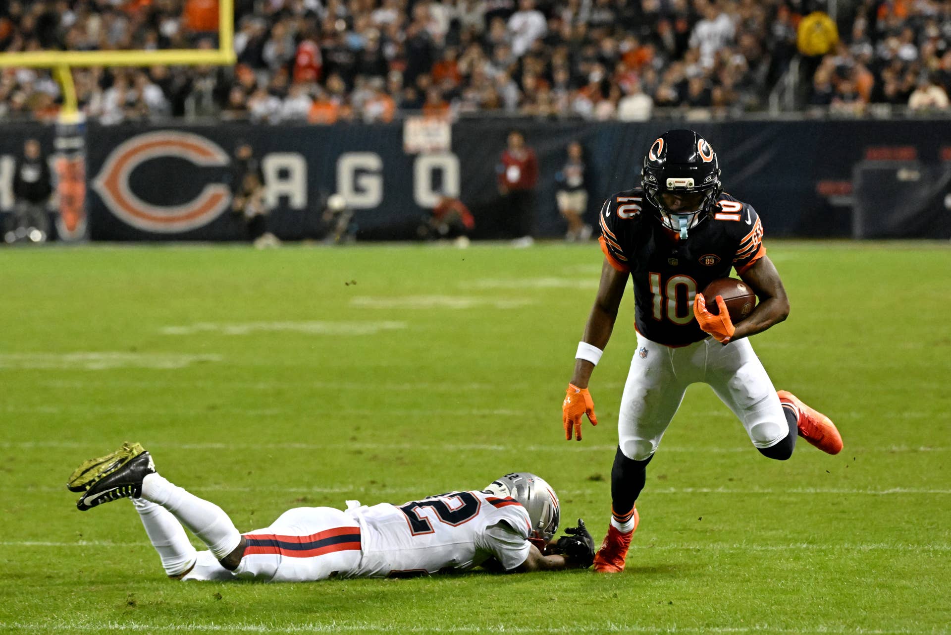 Beyond the QB Duel: How Chicago’s Playmakers Decided the Bears-Patriots ...