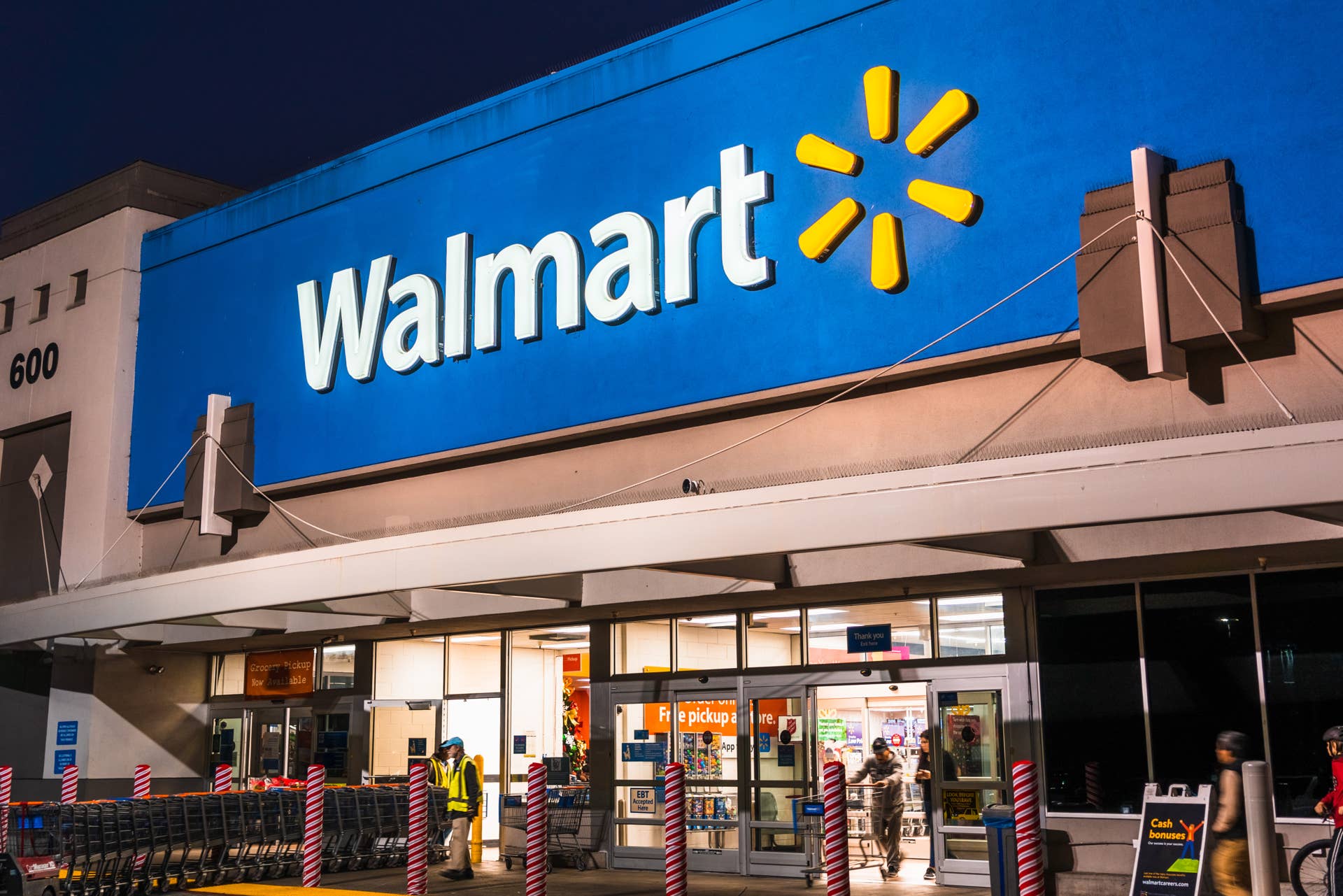 Walmart's Trendy Hooded Raincoat is Lightweight, Waterproof, and on Sale for $17