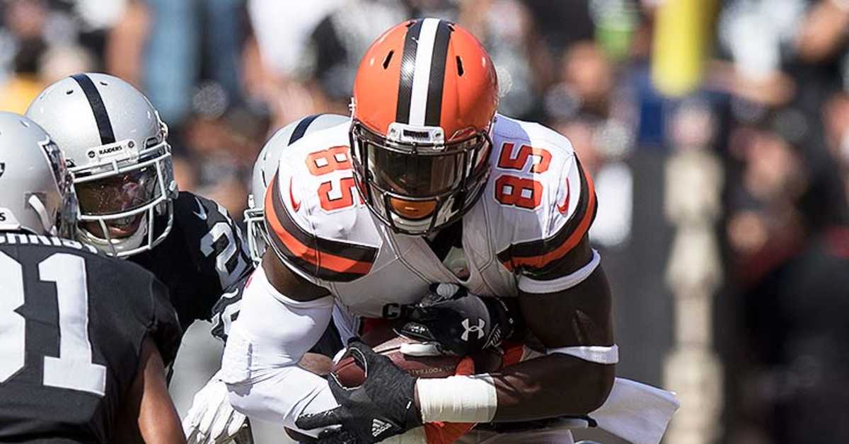 Cleveland Browns Tight End David Njoku Ranked Outside Top 10 - Athlon Sports