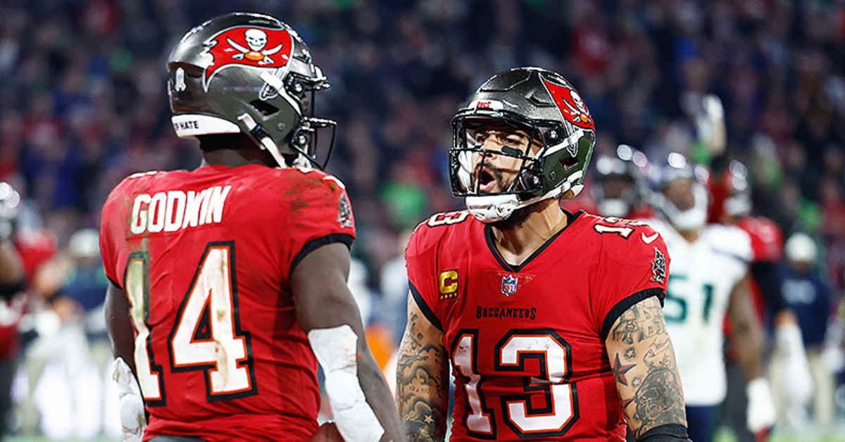 Tampa Bay Buccaneers Fans Have 1 Fear About Baker Mayfield and Overloaded Offense - Athlon Sports