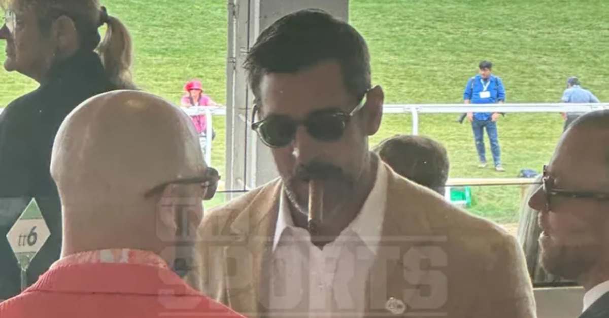 New York Jets QB Aaron Rodgers Hangs at Kentucky Derby with Best Friend