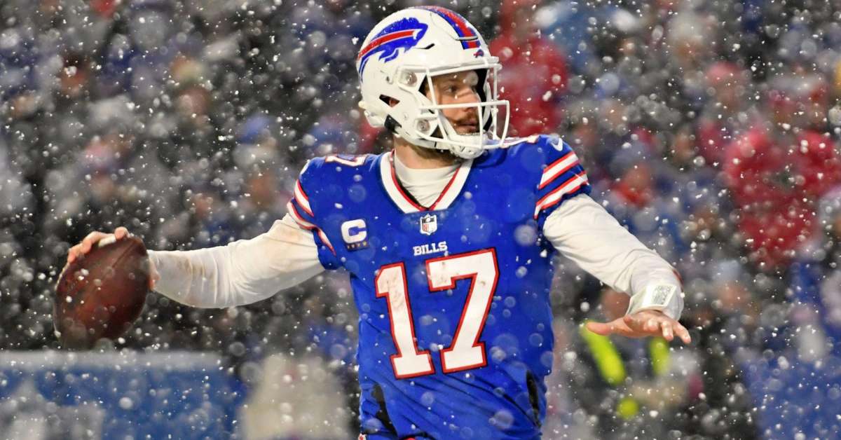 Buffalo Bills' QB Josh Allen Overrated? NFL Execs Wild Take - Athlon Sports