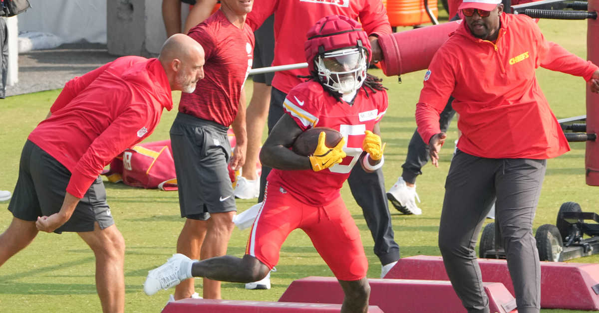 "Hollywood" Brown 'Grateful' For Second Kansas City Chiefs Chance - Athlon Sports