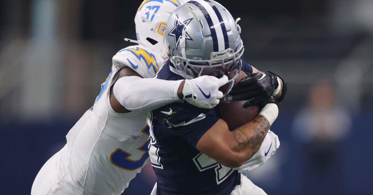 Dallas Cowboys Updated Roster Moves Provide Jarring Reality For Fan Favorite Deuce Vaughn - Athlon Sports