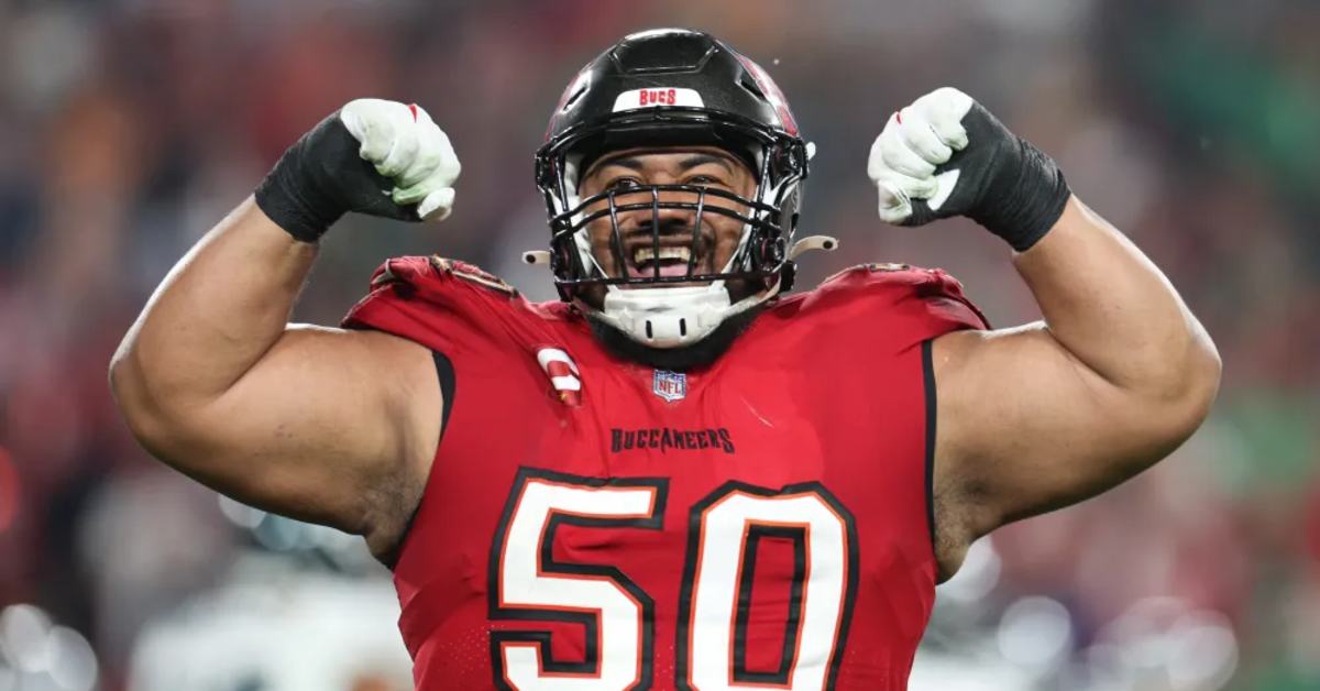 Tampa Bay Buccaneers Sign 420-Pound Florida Man Desmond Watson with Vita Vea Goal - Athlon Sports
