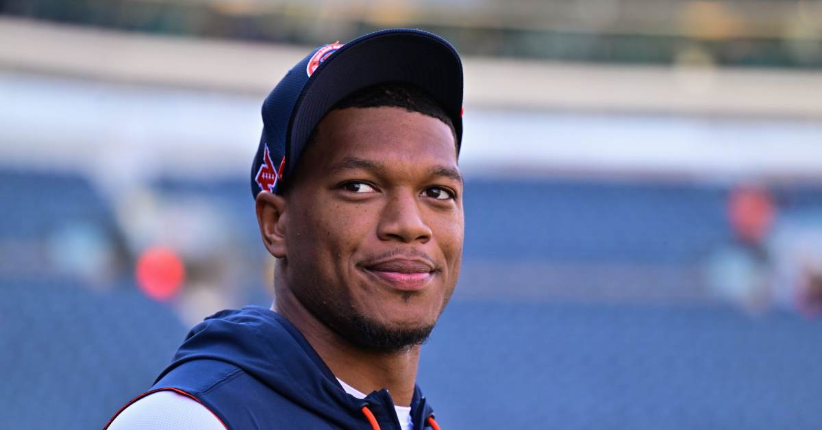 DJ Moore, Caleb Williams connect for Bears touchdown vs. Panthers Athlon Sports